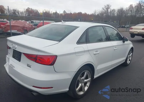 2015 Audi A3 2.0T Premium z USA, uszkodzony, nr VIN WAUBFGFF3F1111010